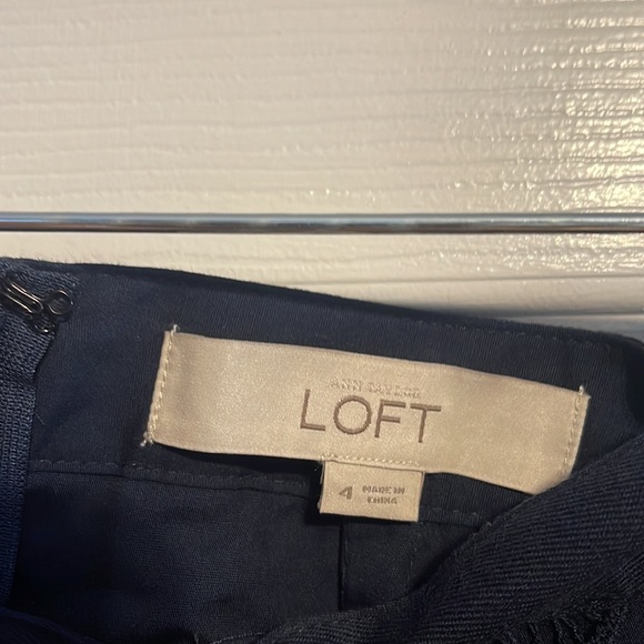 NWOT LOFT lace overlay skirt in navy blue size 4 - Picture 6 of 9